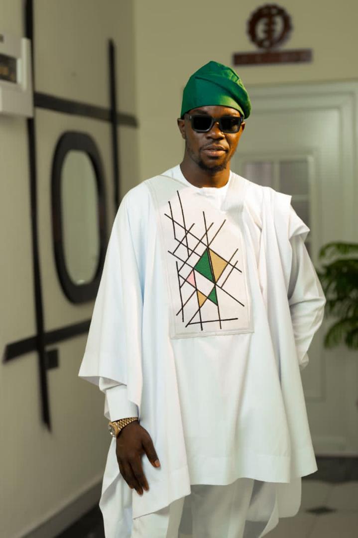 WEARDARUNI Look 01